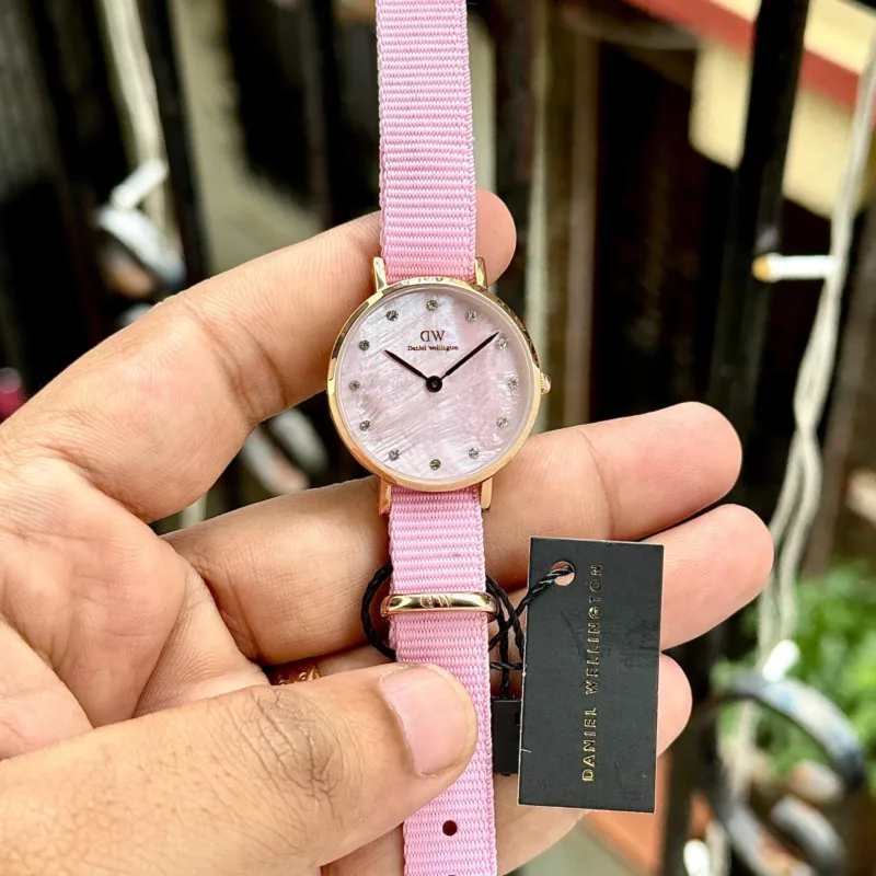 Daniel Wellington Petite Pink Crystal Dial 28mm Daniel Wellington Petite Pink Crystal Dial 28mm