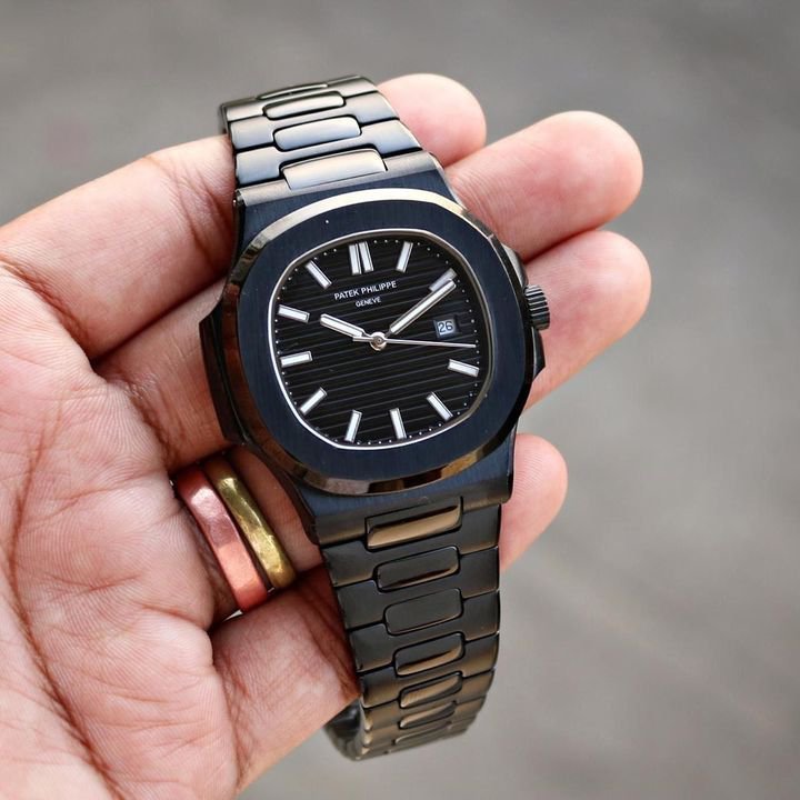 Patek Philippe Nautilus Full Black Quartz