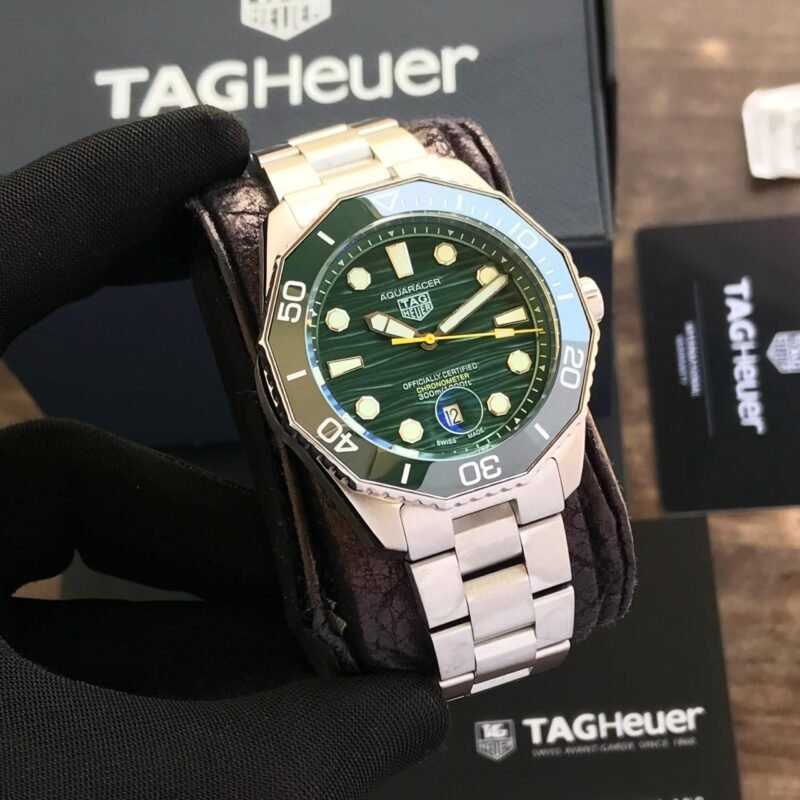 Tag Heuer Aquaracer Calibre 7 Automatic Green Dial Tag Heuer Aquaracer Calibre 7 Automatic Green Dial