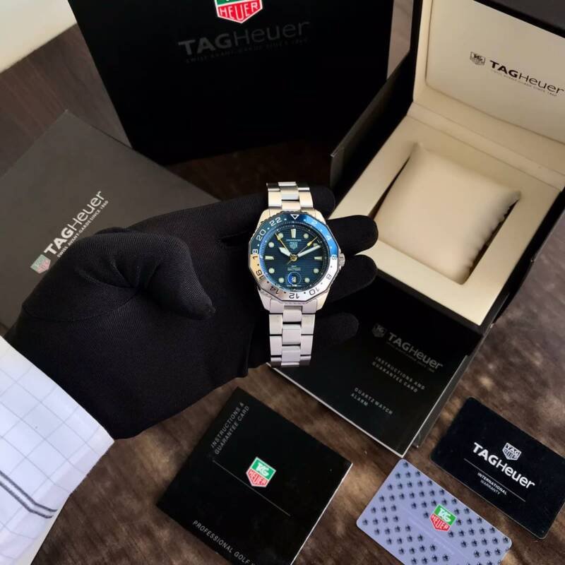 Tag Heuer Aquaracer Professional 300 GMT Calibre 7 Tag Heuer Aquaracer Professional 300 GMT Calibre 7